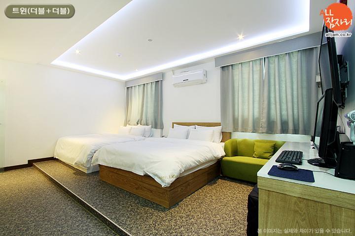 The Hotel Bon Сувон Номер фото