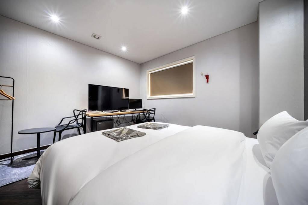 The Hotel Bon Сувон Экстерьер фото