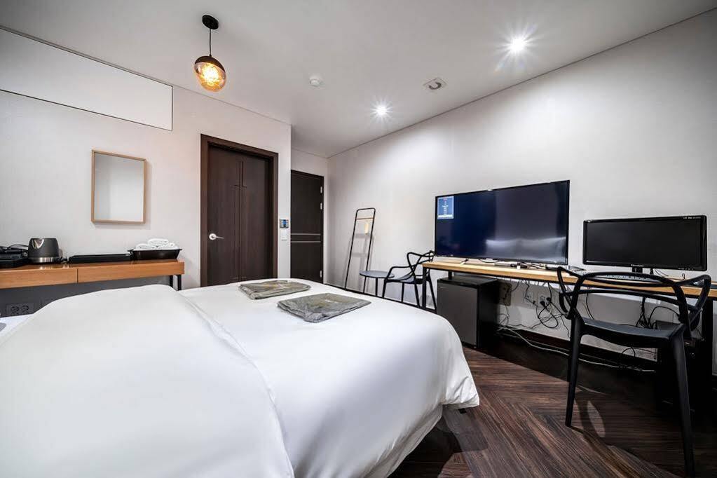 The Hotel Bon Сувон Экстерьер фото