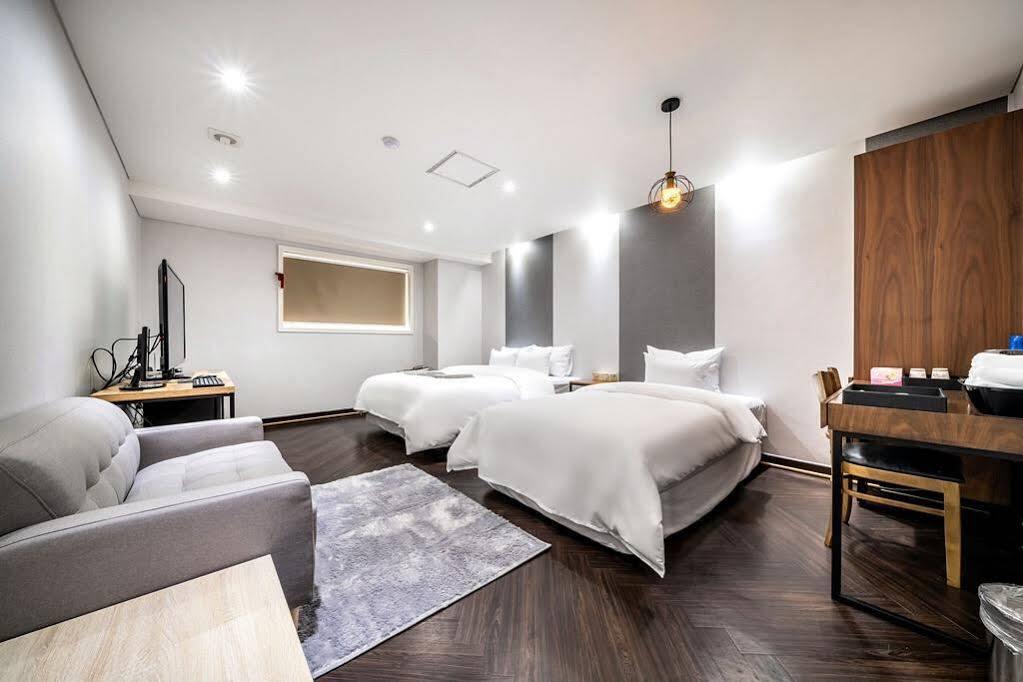The Hotel Bon Сувон Экстерьер фото
