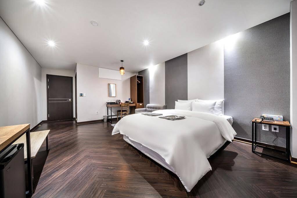 The Hotel Bon Сувон Экстерьер фото